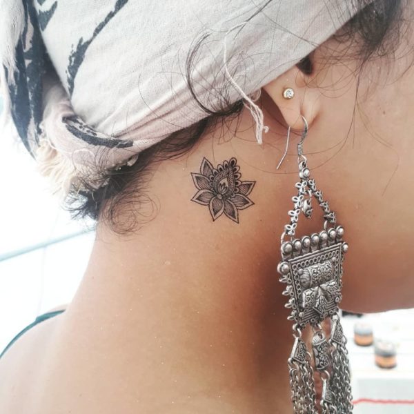 petit tatouage temporaire mandala maroc