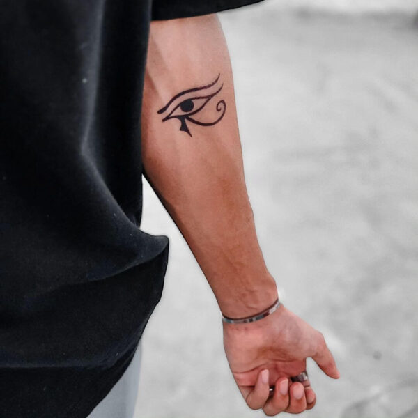 tatouage semi permanent Maroc eye of Horus