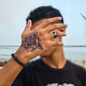 Alternative view of ROSE MONEY