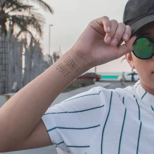 Alternative view of DON'T QUIT